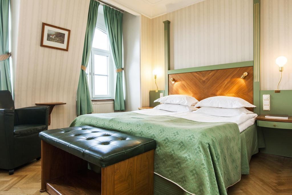 Elite Savoy Hotel 4*